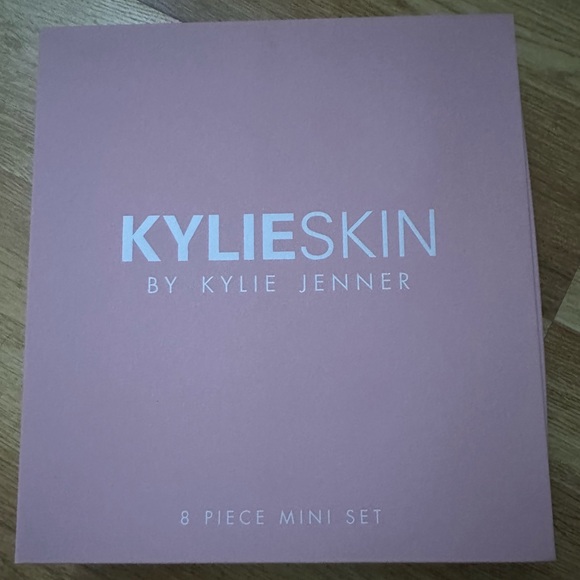 ⭐️Kylie Skin Mini Set!⭐️